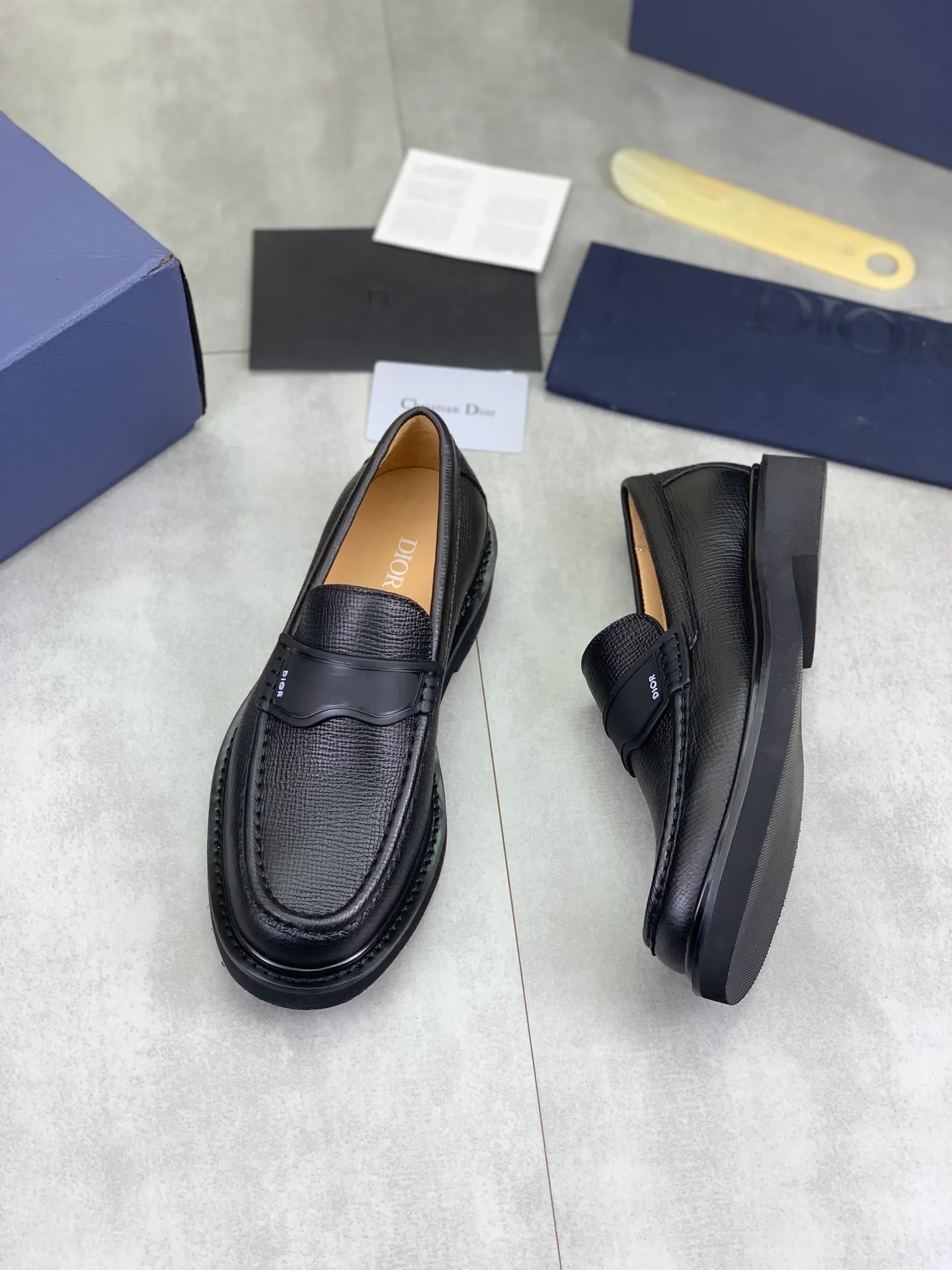 Factory price P800 💰Original quality, top version🔱 DIOR——Dior Men's business casual leather shoes, top quality products. 1:1 shipment ⬆️Luxurious and noble👞All imported original brand fabrics, just to create a more comfortable wearing experience, upper: original selected open edge beaded calfskin ➕Top imported water-dyed full cow lining, original light and comfortable foam outsole ✔️Number: 39-44 (38.45 can be customized)